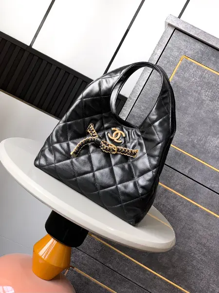 Chanel 25p Hobo Bag