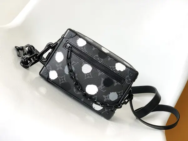 Lv Soft Trunk