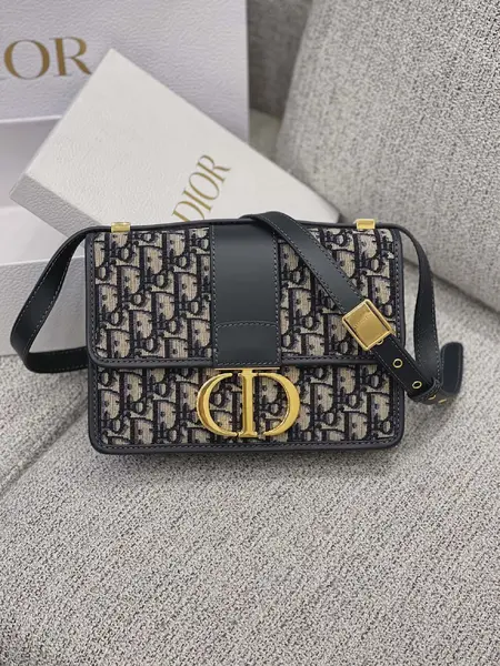30 Montaigne Bag