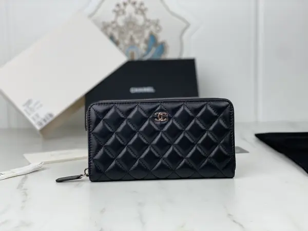 Chanle Zipped Wallet