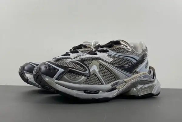 Balenciaga/ 779066-W3RBXP-2000