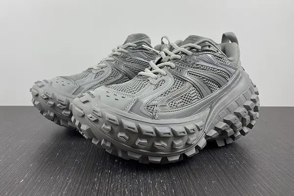 Balenciaga X4 52