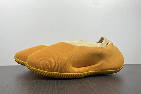 Yeezy Knit Runner 'Sulfur'  GW5353