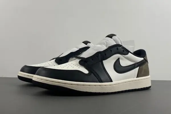 Air Jordan 1 Low OG “Mocha”  CZ0790-102