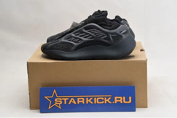 YEEZY BOOST 700 V3 BLACK - ADIDAS - H67799