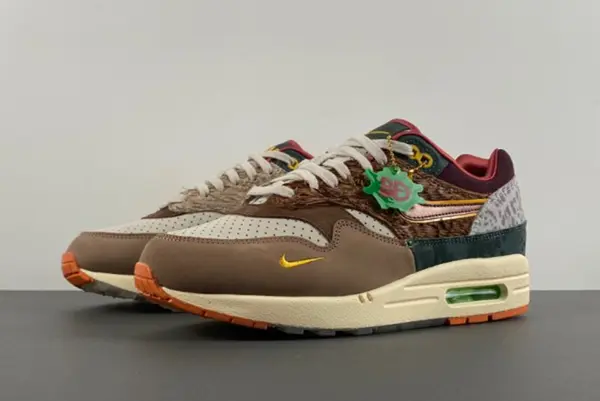 Nike Air Max 1 '87 Luxe University of Oregon PE HQ2639-100