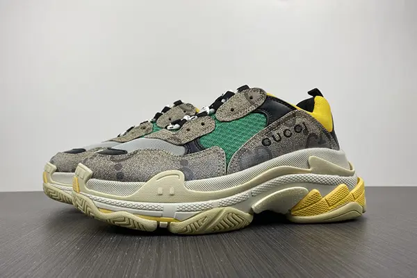 GUCCI*BALENCIAGA 1.0  681067 UMO20  9766