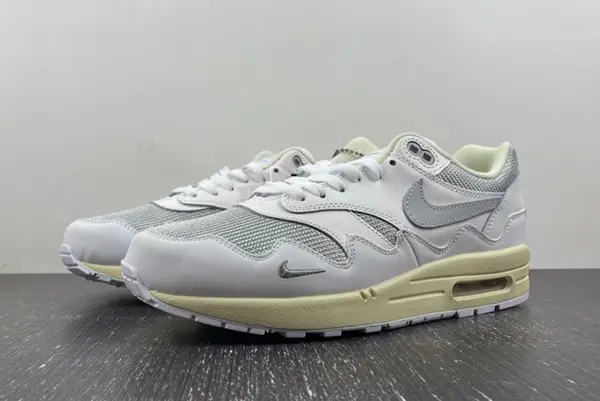 Patta x Nike Air Max 1 “White”  DQ0299-100