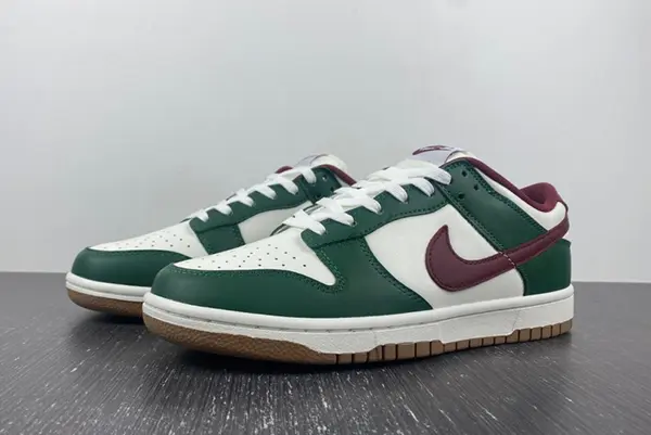 Nike Dunk Low “Gorge Green”  FB7160-161