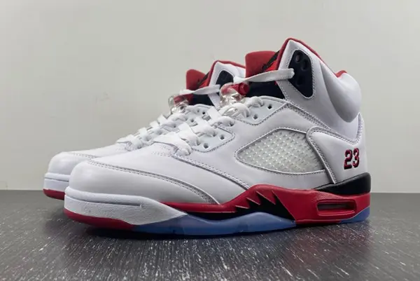 Air Jordan 5 “Fire Red”136027-120