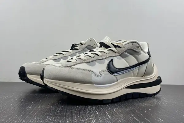 Sacai x VaporWaffle “Tour Yellow ” DD1875-101