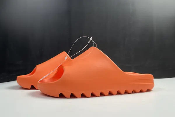 ADIDAS YEEZY SLIDE FY7497