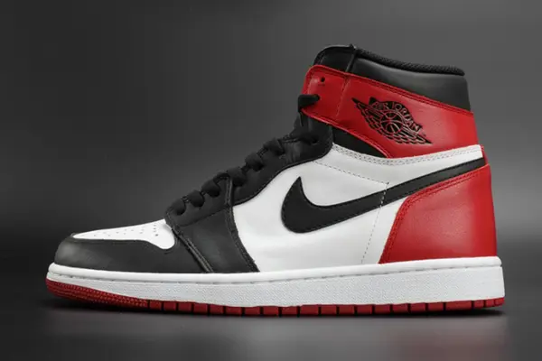 AIR JORDAN 1 High OG 'Black Toe' white/ black-varsity red mens 555088-125