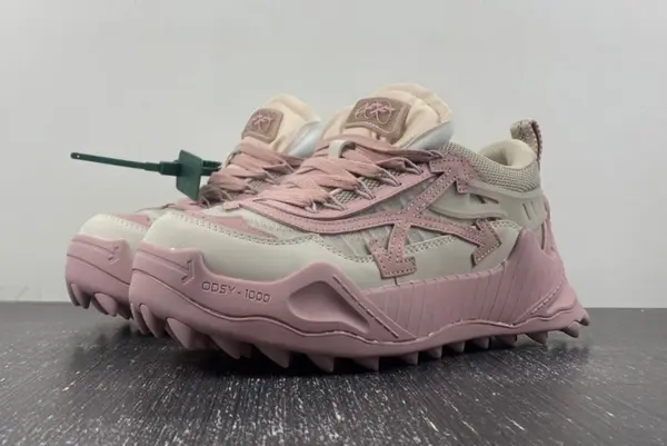 Off-White c/o Virgil Abloh