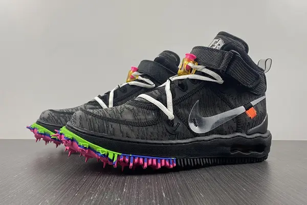 OFF-WHITE x Nike Air Force 1 Mid DO6290-001