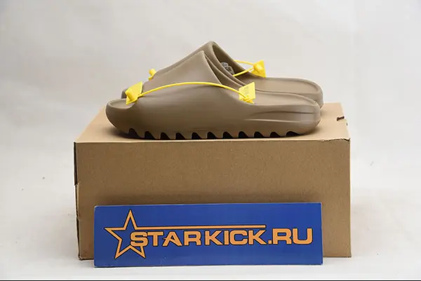 YEEZY SLIDE FV8425
