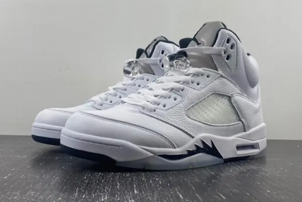Air Jordan AIR JORDAN 5 RETRO 'WHITE BLACK'  DD0587-110