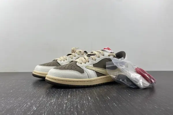 Travis Scott x Air Jordan 1 OG Low PS 'Reverse Mocha'  DO5442-162