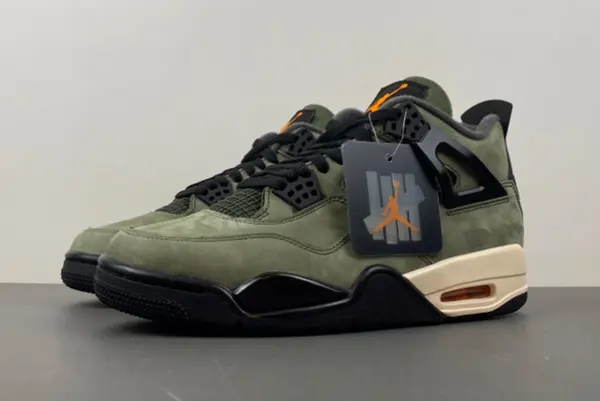 UNDEFEATED x Air Jordan 4 OG IB1519-200