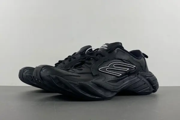 Balenciaga16 MONDAY 825418 WDTSC 1000