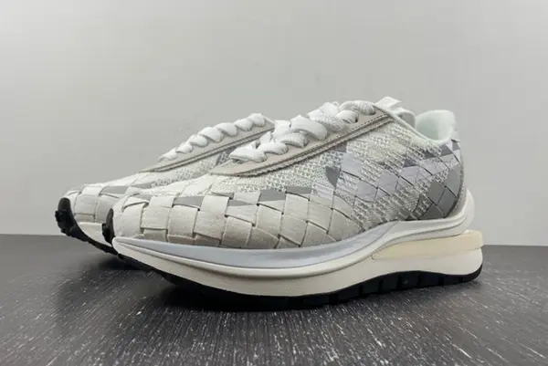 sacai x Nike Waffle Woven Green Gusto  DR5209-100