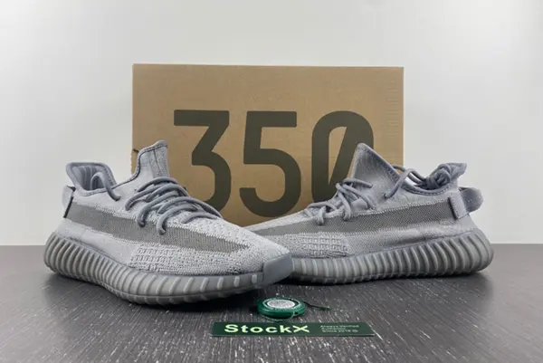 Adidas Yeezy Boost 350V2  IF3219