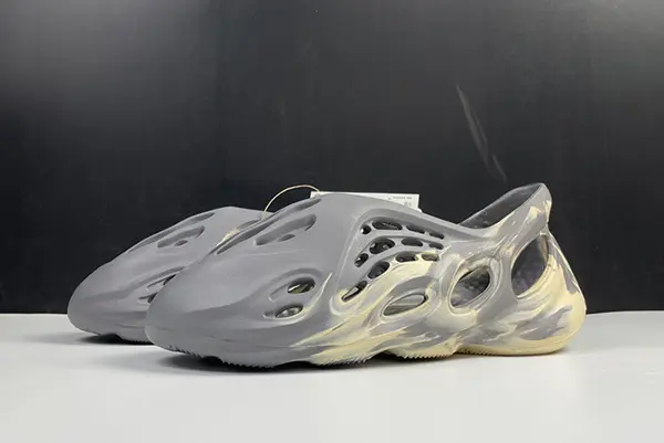 Yeezy  Runner MXT yzy Kanye rnnr gv7904