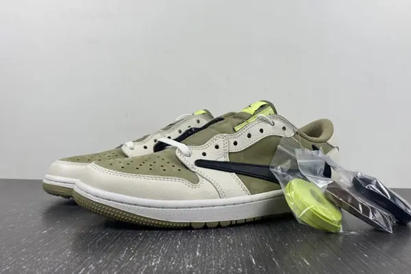 Travis Scott x Air Jordan 1 Low Golf  FZ3124-200