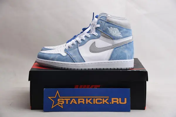 Air Jordan 1 High OG “Hyper Royal” 555088-402
