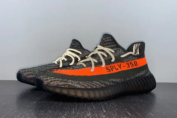 yeezy 350v2 HQ7045