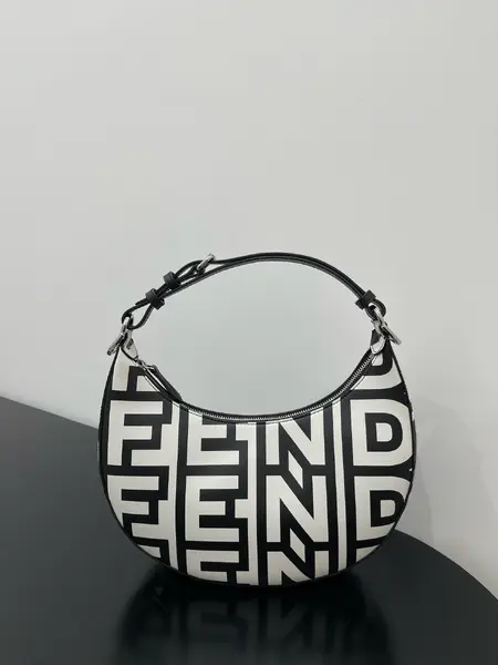 Fendi Praphy