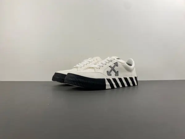 Off-White c/o Virgil Abloh Vulc Low Top