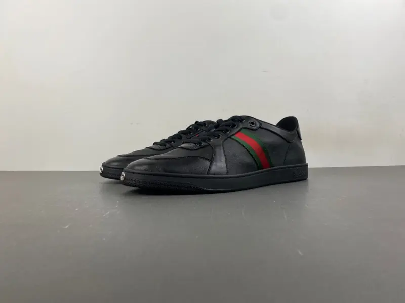 GUCCl  shoes