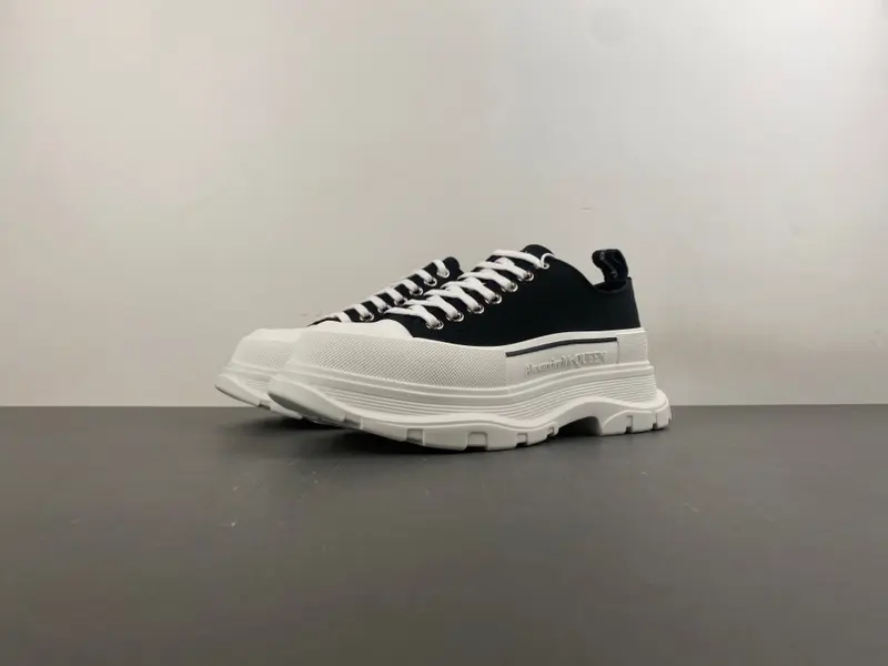 Alexander McQueen Tread Slick shoes