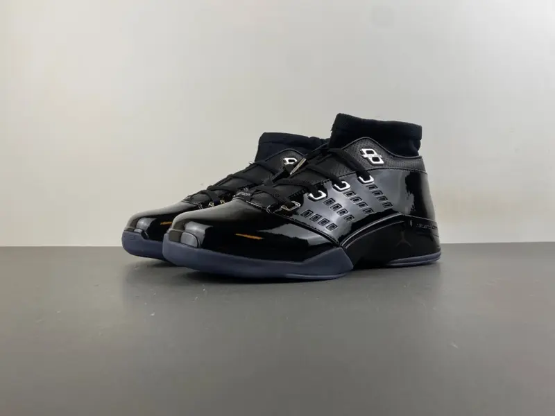 Air Jordan 17 Low “Black Patent”  IV7640-001