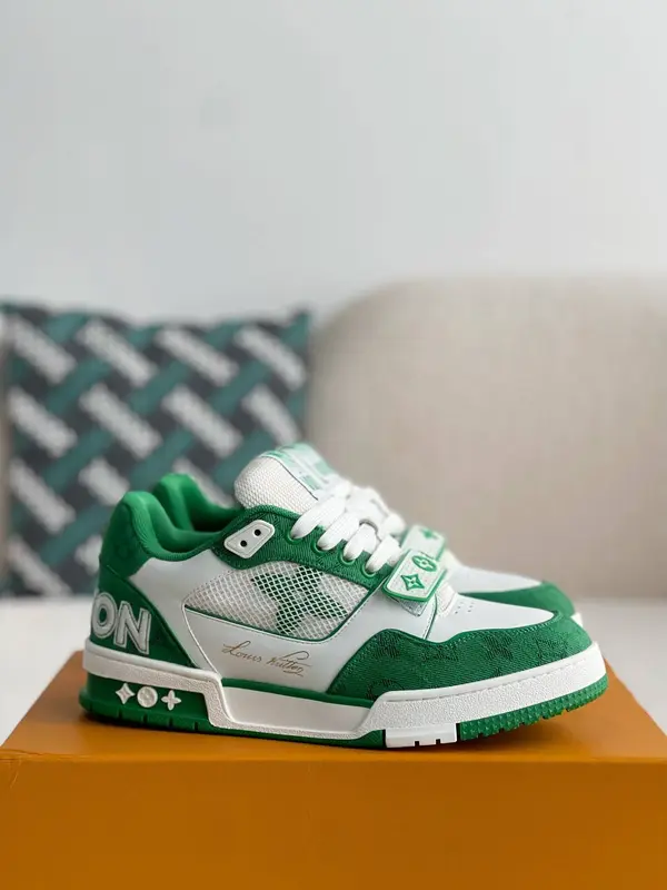 L*V TRAINER Sneakers