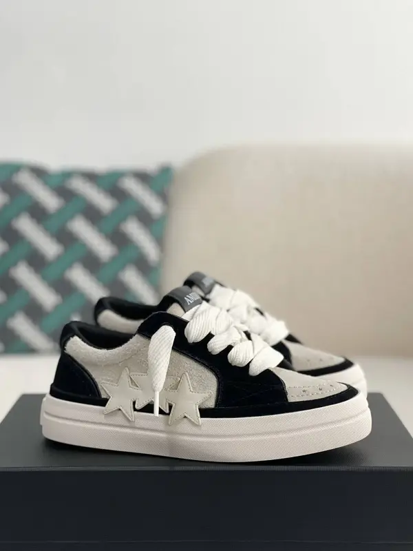 A*RI Sneakers