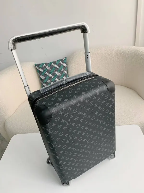 L*V suitcase