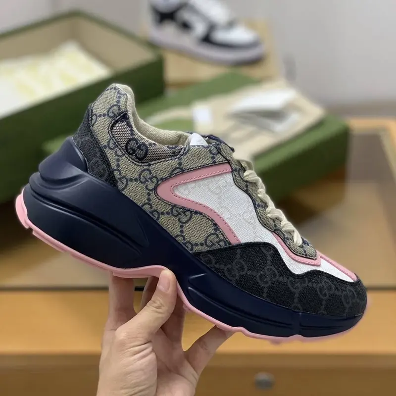 GU*IRetro Clunky Sneaker