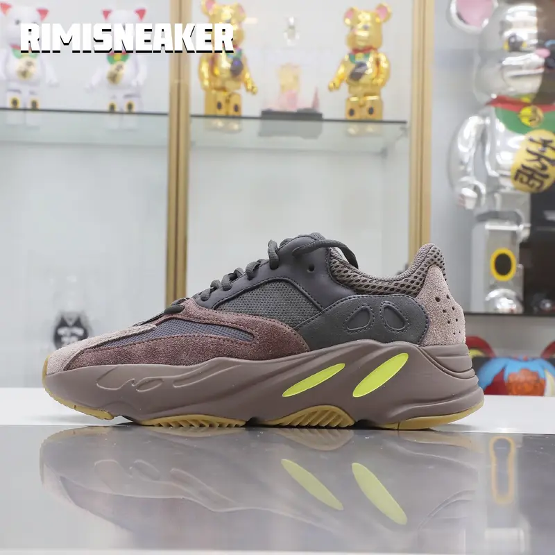 YEEZY BOOST 700 'MAUVE'