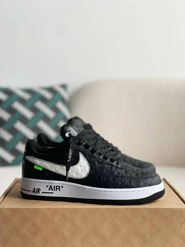Nike x L*V Trainers Sneakers