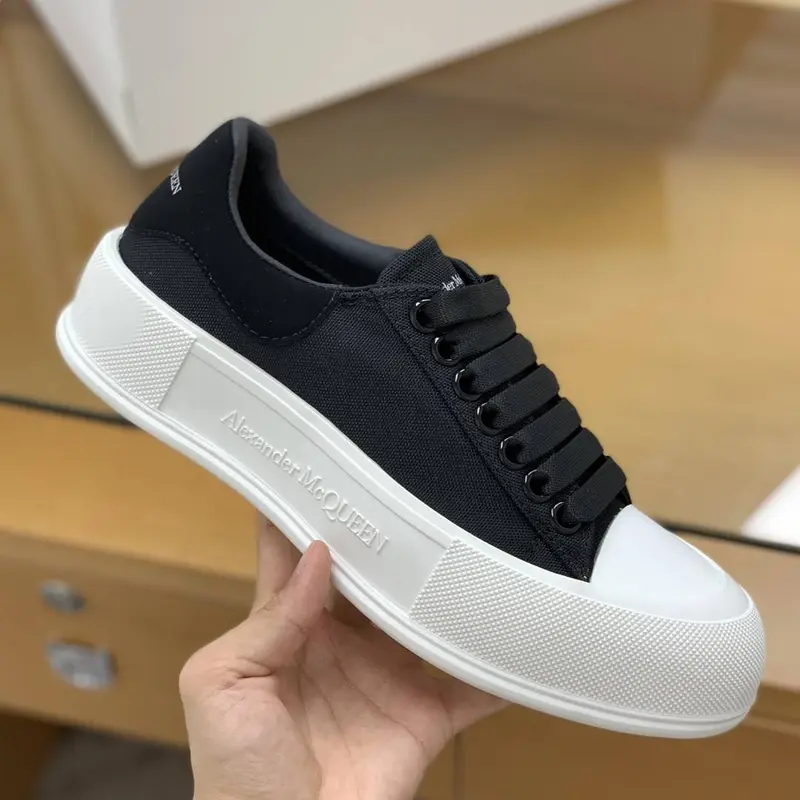 Alexander McQueen MQ Black veL*Vet tail Sneakers
