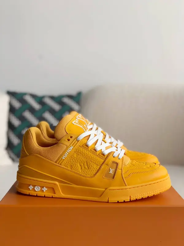 L*V TRAINER Sneakers