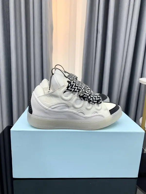 LA*N Sneaker