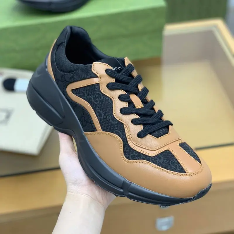 GU*IRetro Clunky Sneaker