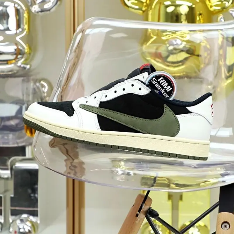 TRAVIS SCOTT X NIKE AIR JORDAN 1 LOW OG “Olive”