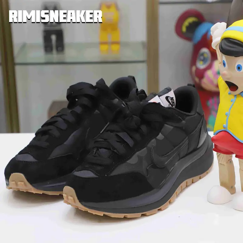 NIKE SACAI X VAPORWAFFLE 'BLACK GUM'
