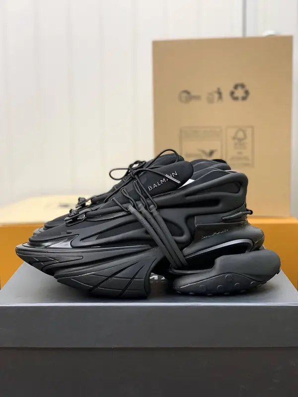 BALMAIN sneakers