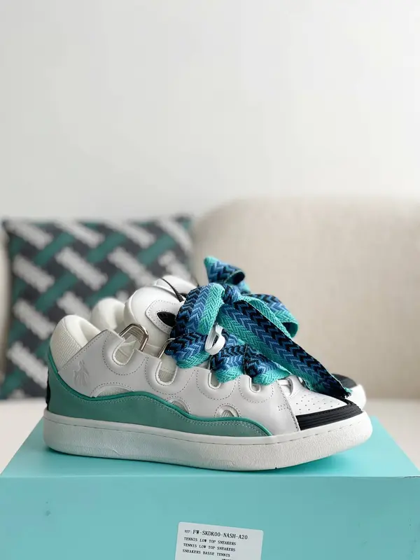 LA*N Sneaker