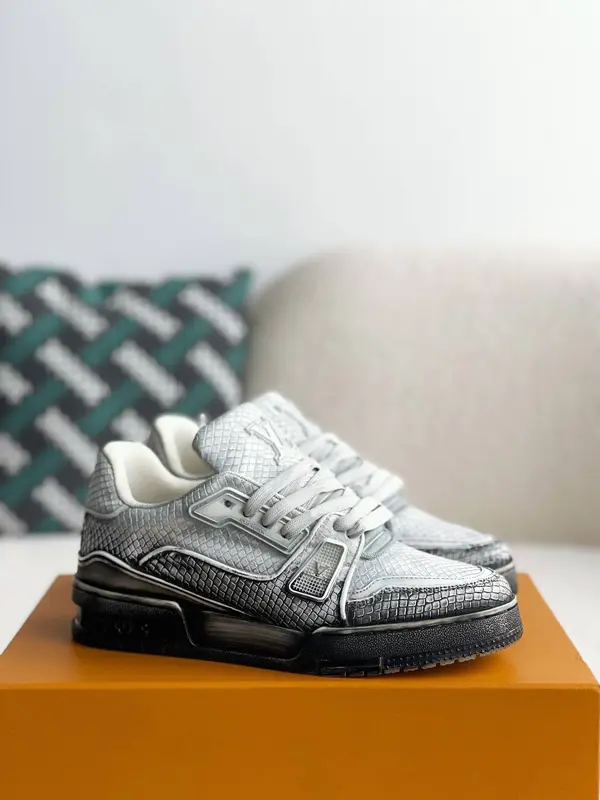 L*V TRAINER SNEAKERS